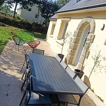 Maison Familiale Les 3 Commeres Pleuven Exterior photo